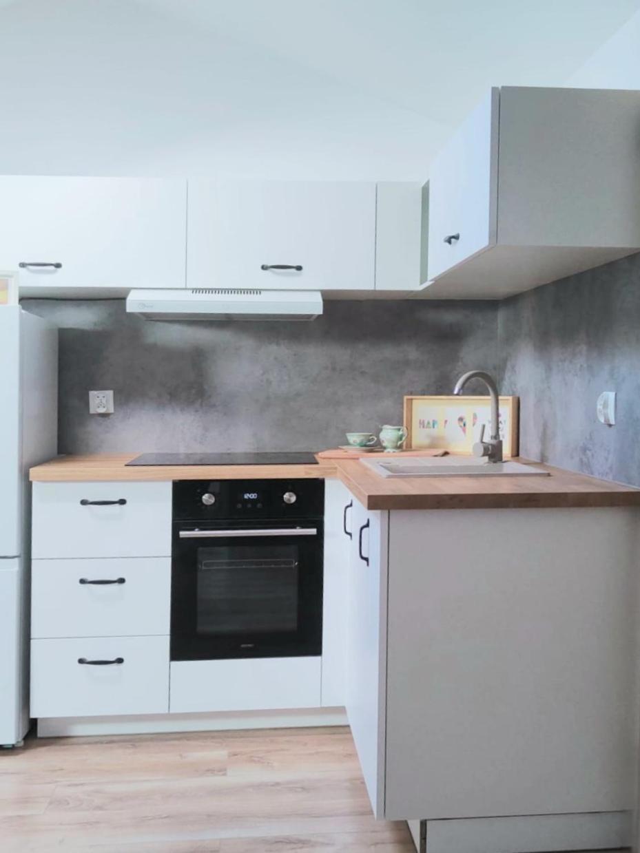 Osiedlove Poddasze Jędrzejów Bagian luar foto