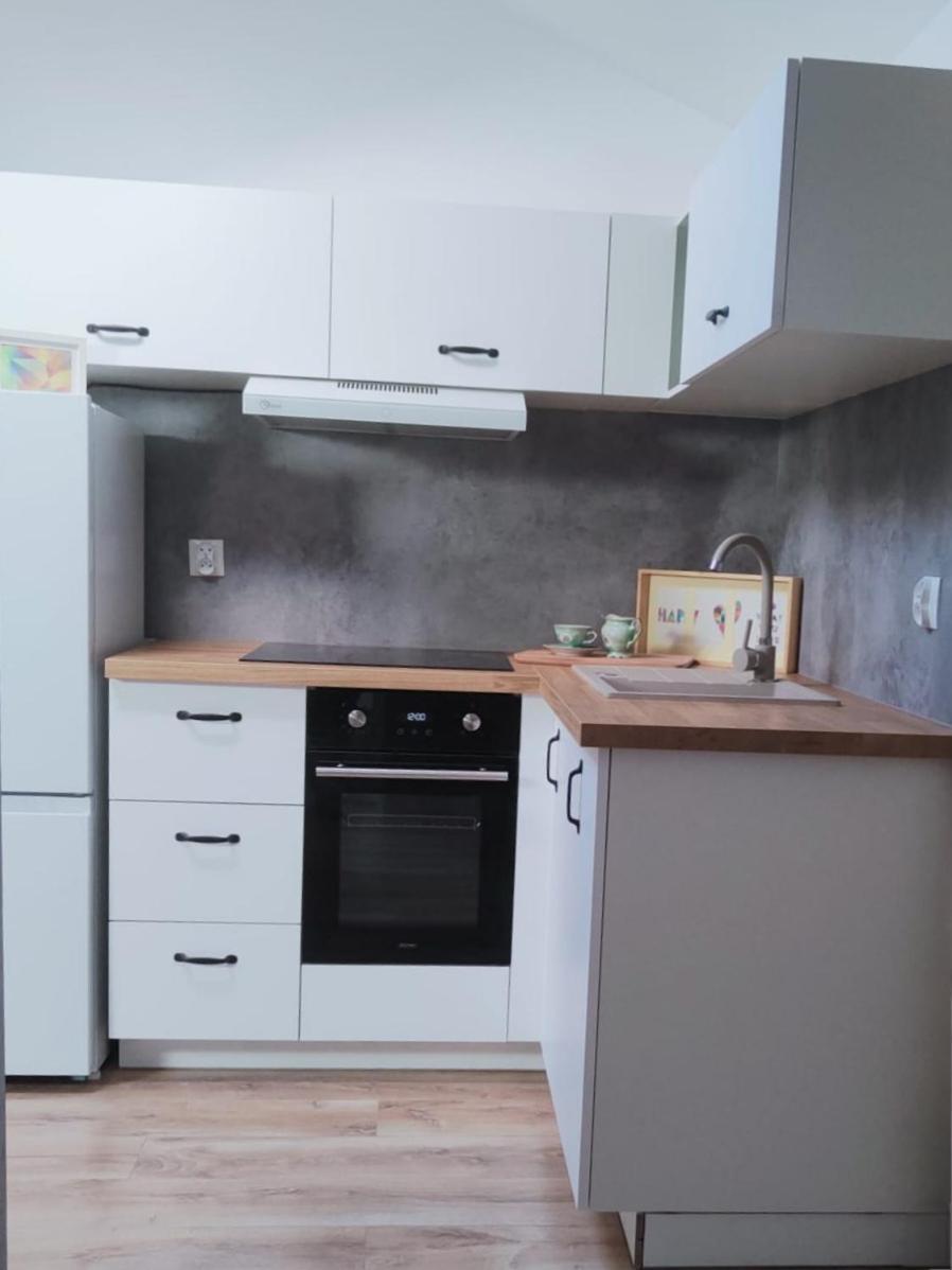 Osiedlove Poddasze Jędrzejów Bagian luar foto