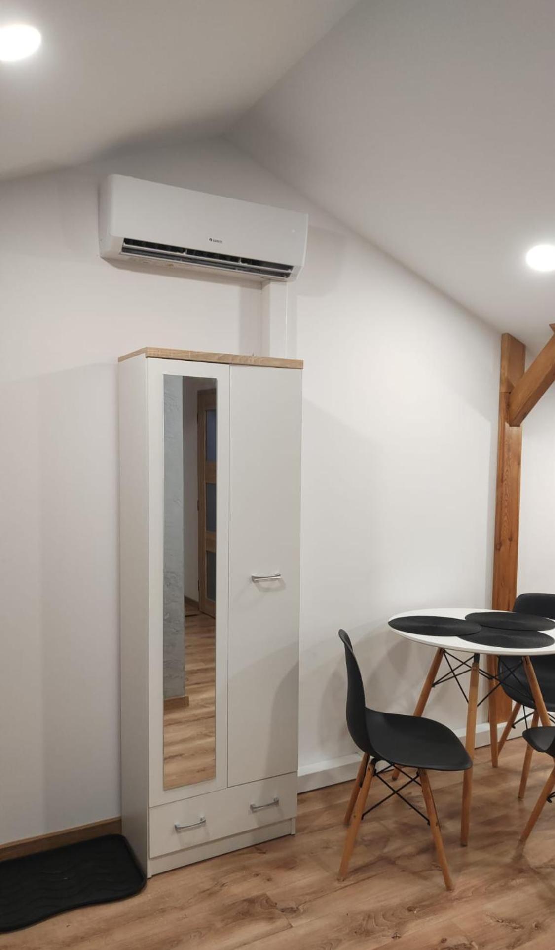 Osiedlove Poddasze Jędrzejów Bagian luar foto